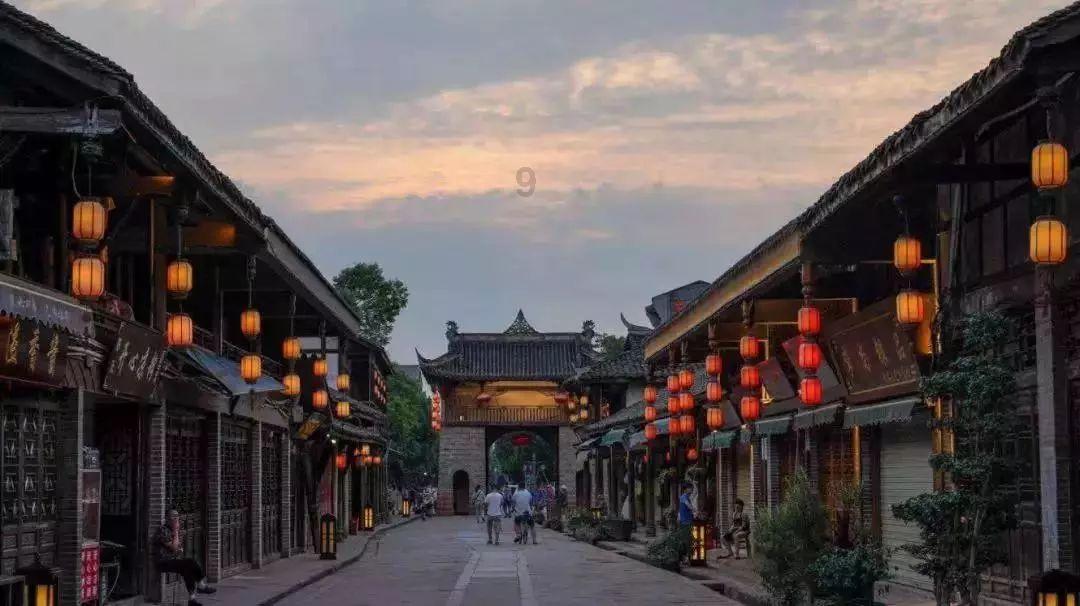 这双鞋有人知道是哪一款吗？游戏画面
